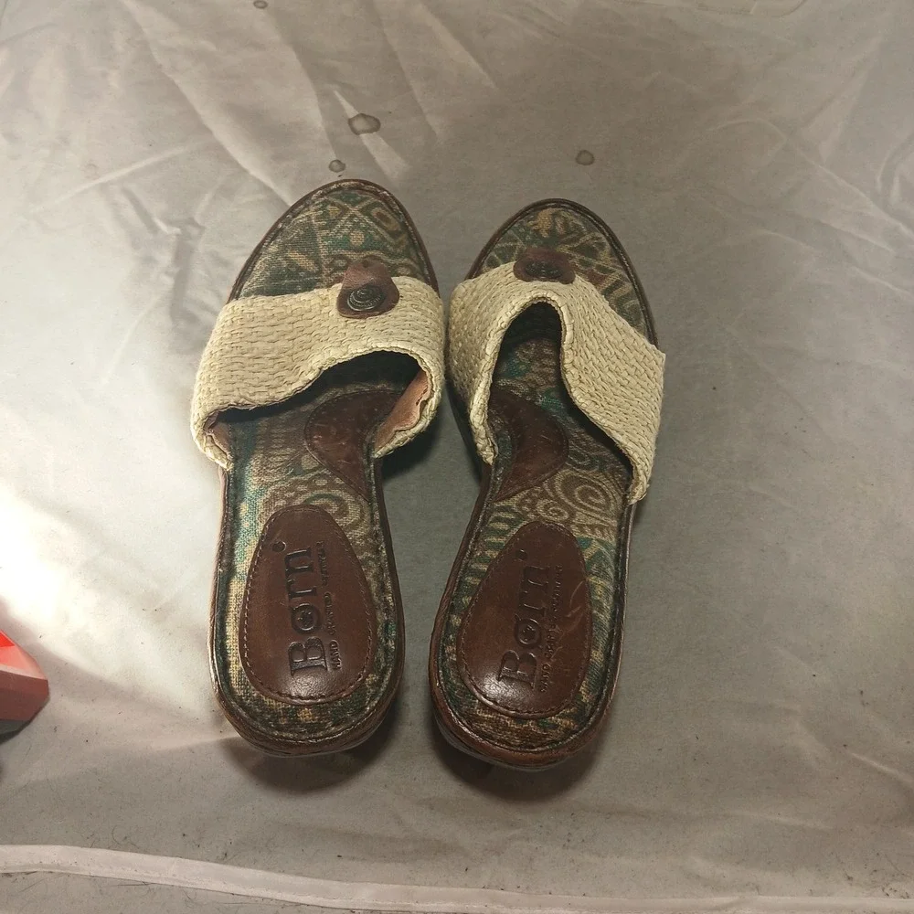 Born Wedge Sandals 7 Tan Brown Woven Raffia Tapestry‎ Boho Thong W62238